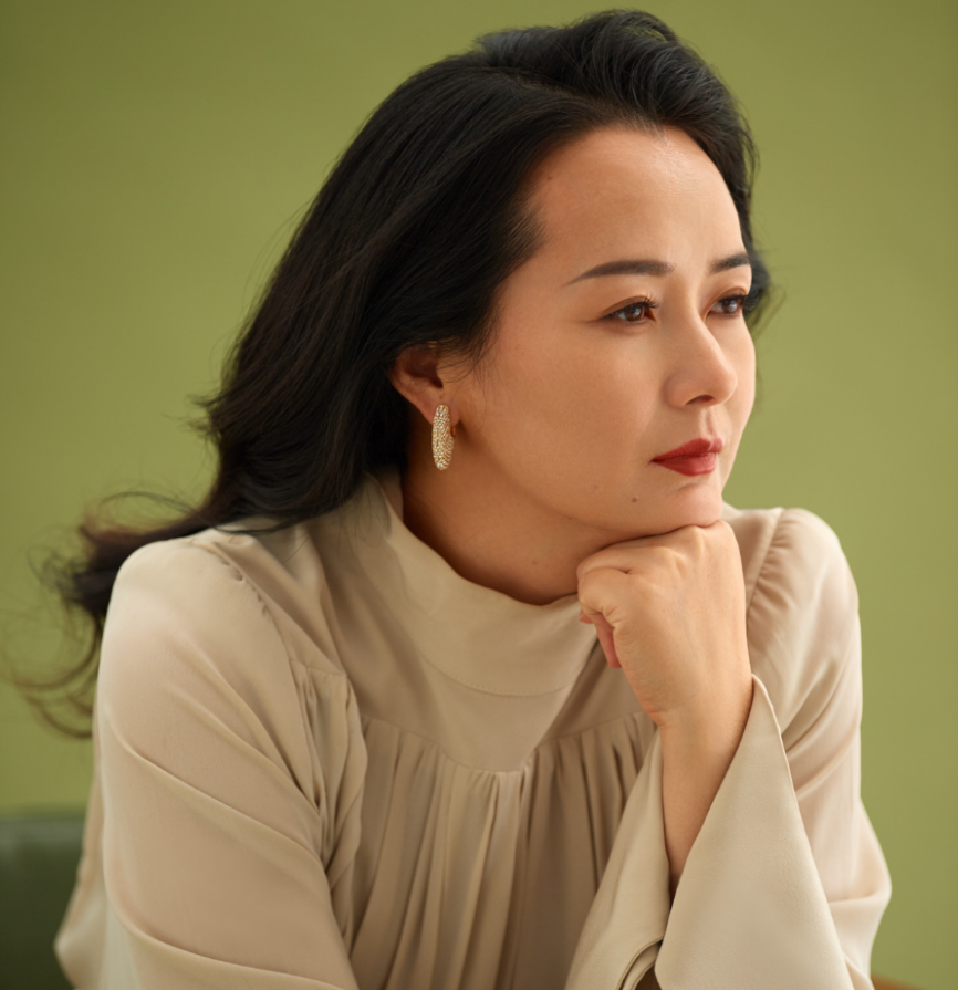演员陈依莎:24岁入行,出道26年零绯闻,50岁有夫有儿幸福美满_发展