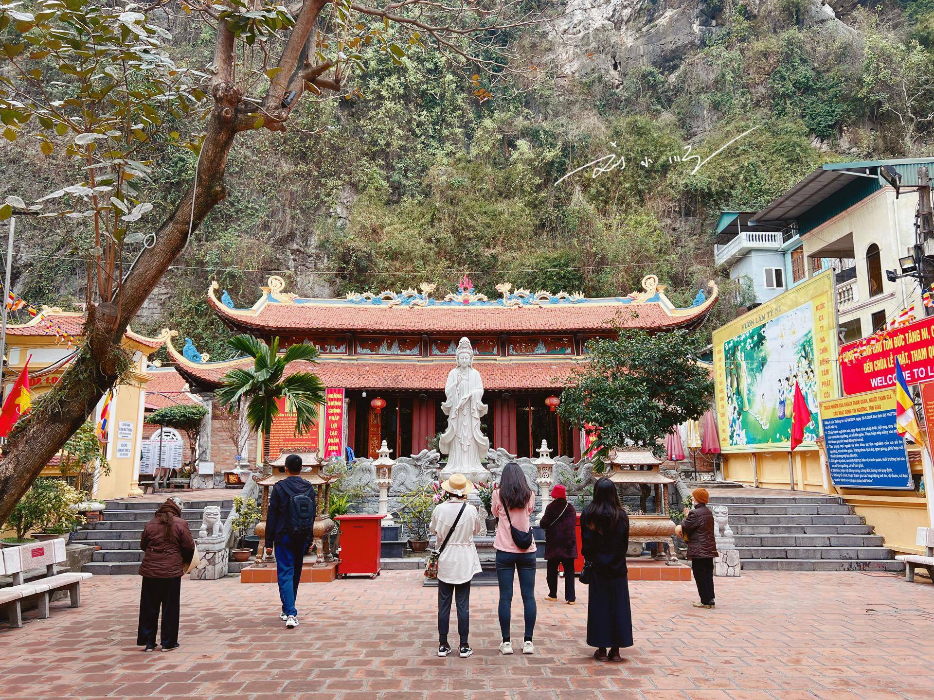 越南这座奇怪的寺庙到处是中文,当地人看不懂,中国人也看不懂?