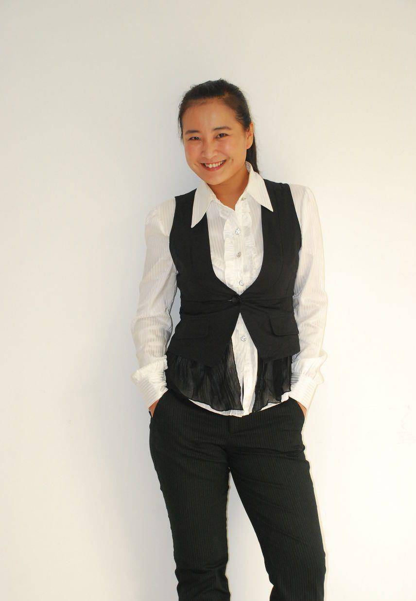 学生时代的贾玲也是美女,如今胖成180斤,裤子都提不起来_明星_时分