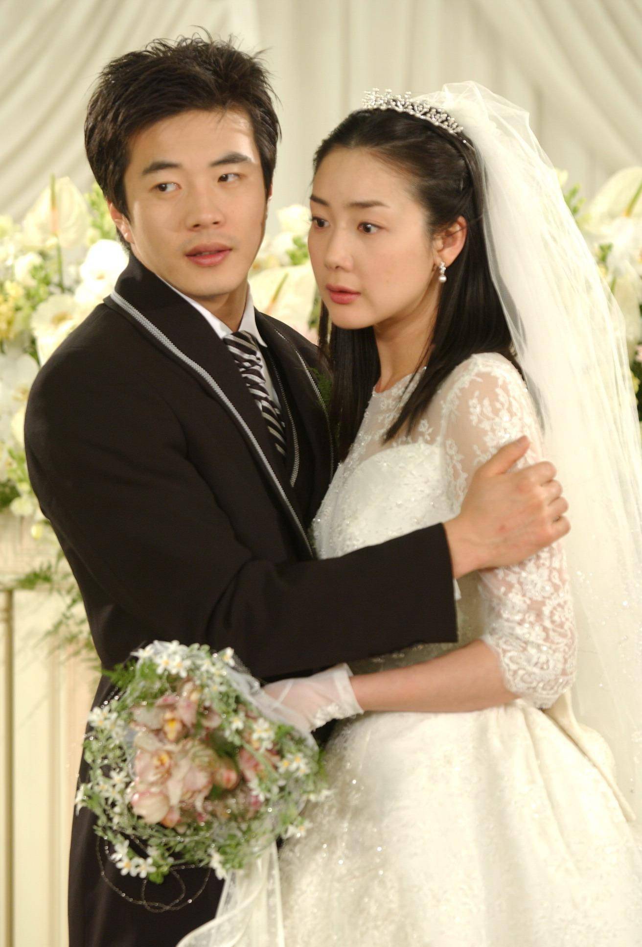 权相佑这这副小眼睛,厚嘴唇的长相,居然帅了我19年_帅哥_气质_颜究