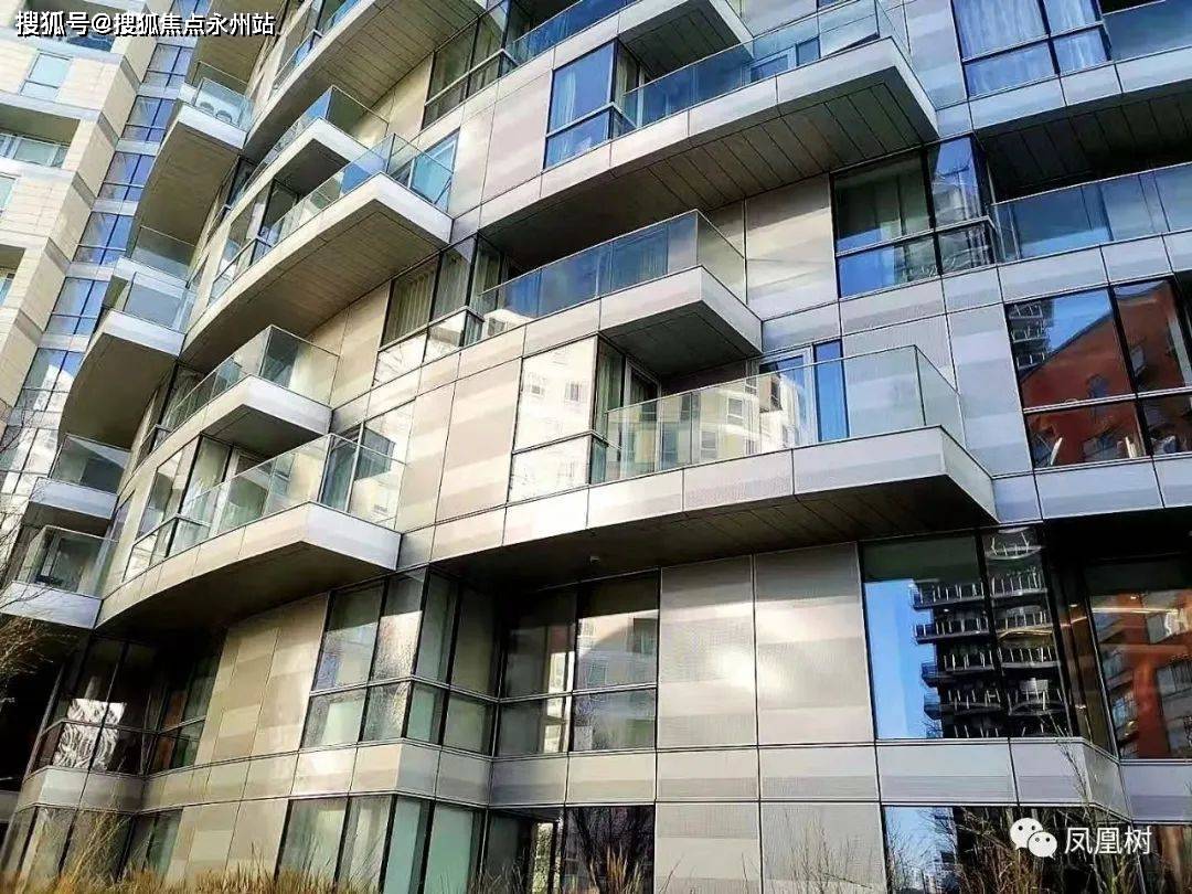 山语清晖,栖棠映山四个项目,清一色的干挂石材外墙,一时令深圳豪宅甘