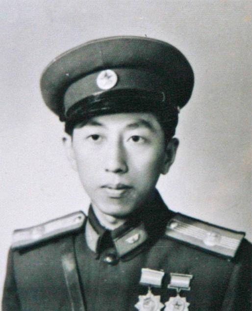 国宝级艺术家阎肃:和妻子恩爱50余年,去世后妻子和儿子对簿公堂