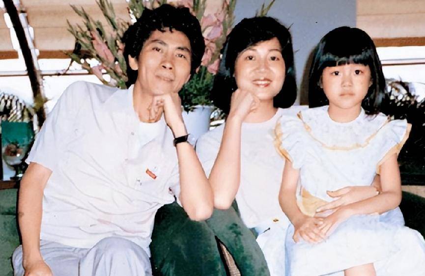 被骂擦鞋上位勾搭已婚监制,嫁入豪门比她惨,没房没钱复出养家_陈敏之