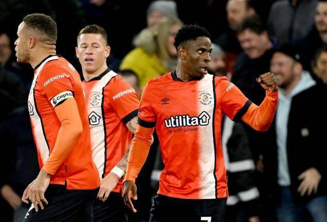 卢顿以4-0击败布莱顿,仅5个月便报了一箭之仇,26岁神锋阿德巴约爆发