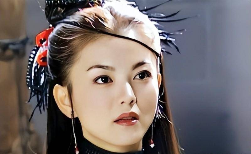 从万人捧到万人嫌,这4位女星炫富,不忠诚,装清纯,说话不过脑_李湘