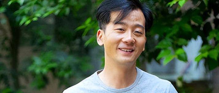 陈创:演活了"狗",也演出了福贵的悲惨,如今47岁就头发花白_表演_父母