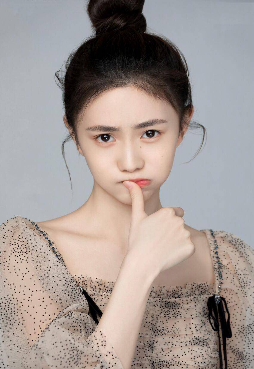 毫无观众缘的刘浩存,凭什么是老谋子的心头好_受伤_妈妈_小孩