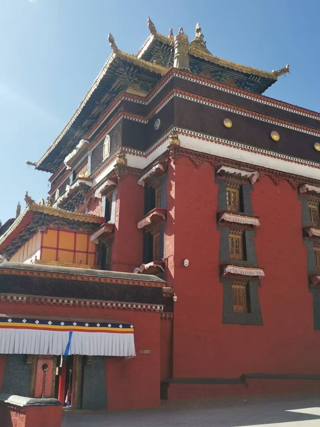 「智库杨兆波阅读随笔」我记忆里的雪域高原上的扎布伦寺_宁静_寺庙