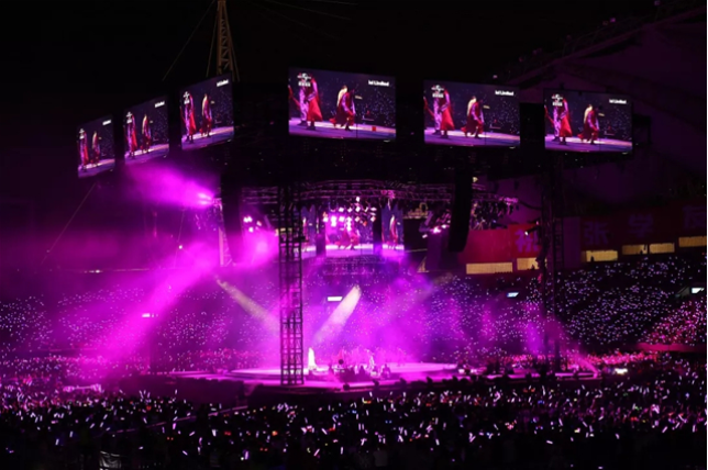 张学友上海演唱会_演出_东方体育中心_舞台