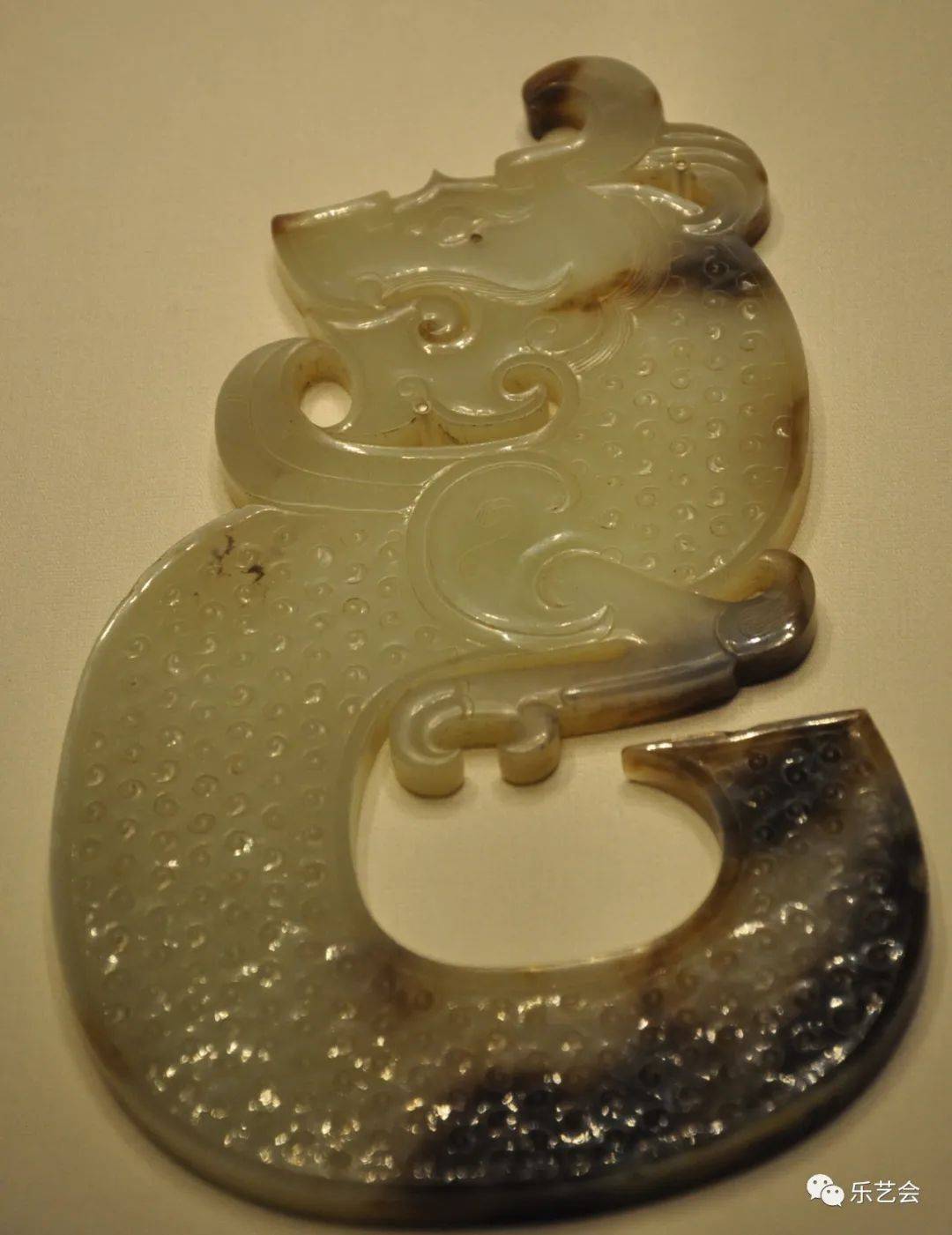 殷墟 妇好墓出土玉龙乐艺会资料 国博展品国博新版《中国古代玉器展》