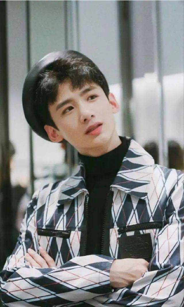 恋情出圈的宋轶,是另一个版本的赵丽颖?_白敬亭_网友_身材