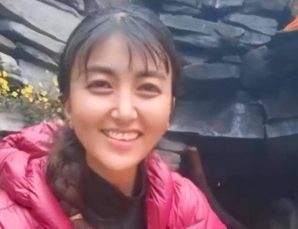 藏族女孩嫁渣男惨遭家暴,忍辱负重成网红,直播时被前夫泼油烧死_拉姆