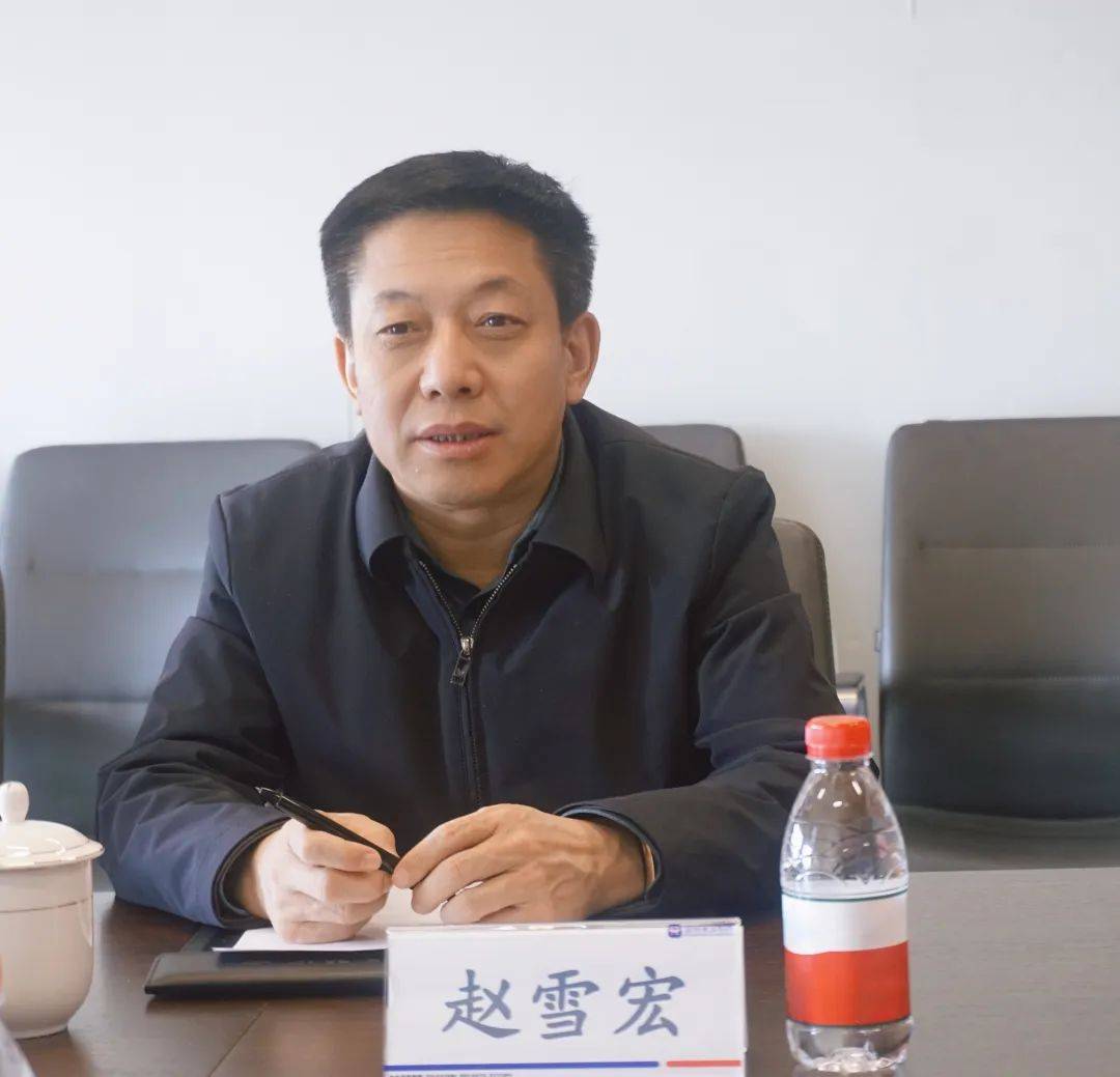 山西省吕梁市教育局局长赵雪宏一行到海亮素质教育集团