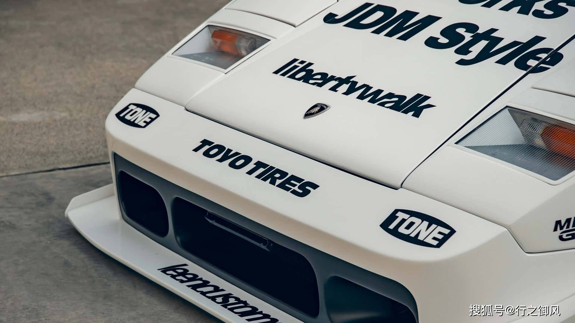 贴地飞行 liberty walk宽体lamborghini countach