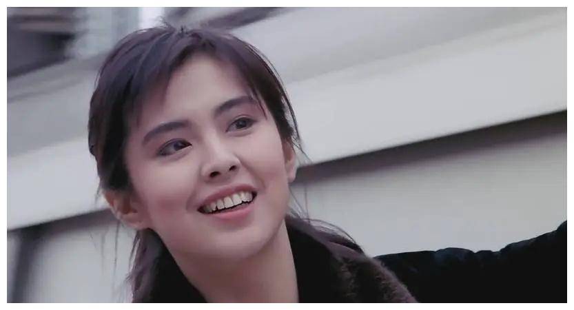 57岁王祖贤晒长发素颜照为自己庆生,网友:美人迟暮却依旧很女神_演艺