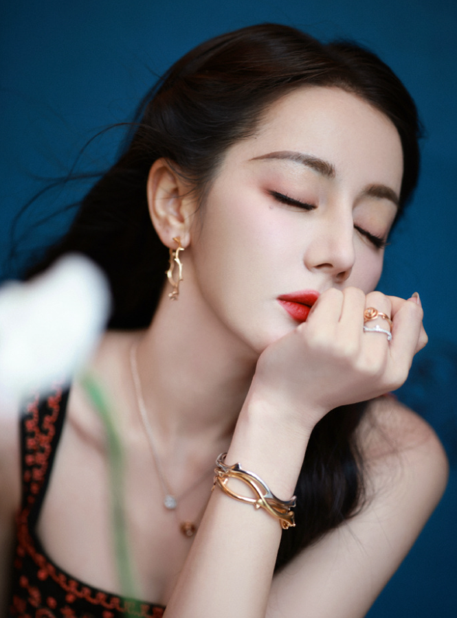 新疆第一大美女,与众不同的外貌,新疆走出的璀璨明珠!_迪丽热巴_魅力_