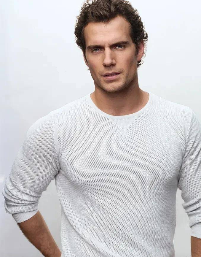 亨利·卡维尔从蹒跚学步的孩子到39岁的艰难转变_罗素·克劳_超人