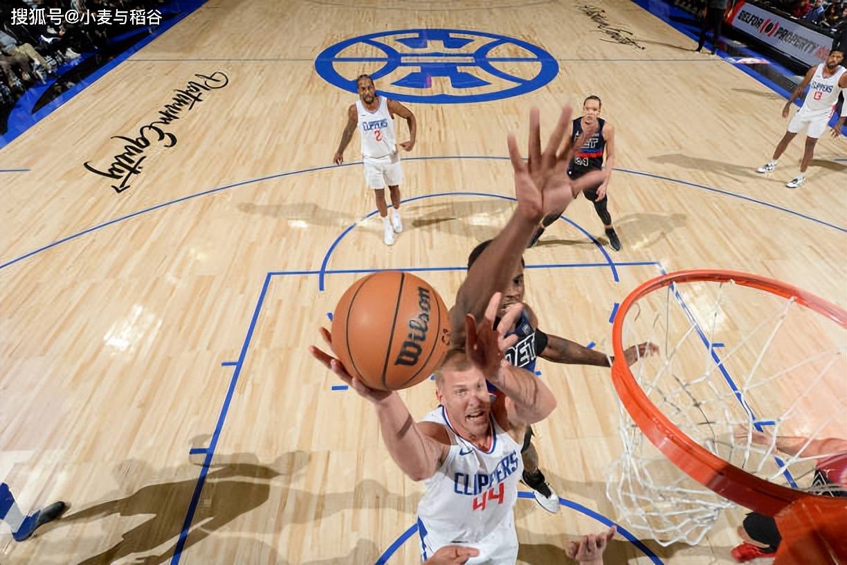 在遇到像活塞这样实力不佳的球队时,普拉姆利往往能够展现出足够高的