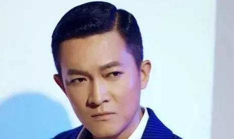 著名演员杨志刚在社交平台晒出14岁儿子照片让网友热议_杨子睿_勇敢的