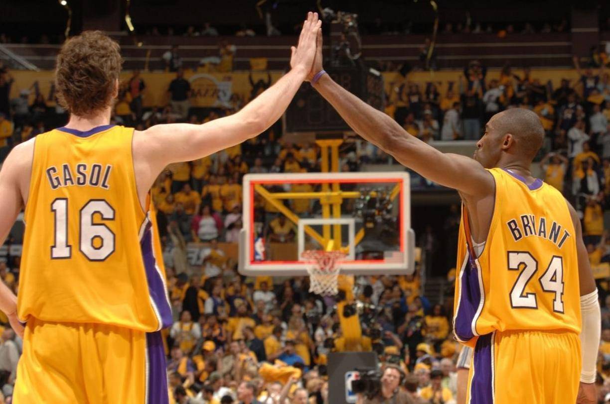 nba历史上 "一人一城" 只有三人 科比传奇的一生!_湖人队_球员_赛季