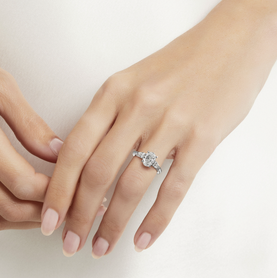 三颗钻石,三世情缘,欣赏热门款式三钻戒指_爱情_承诺_寓意