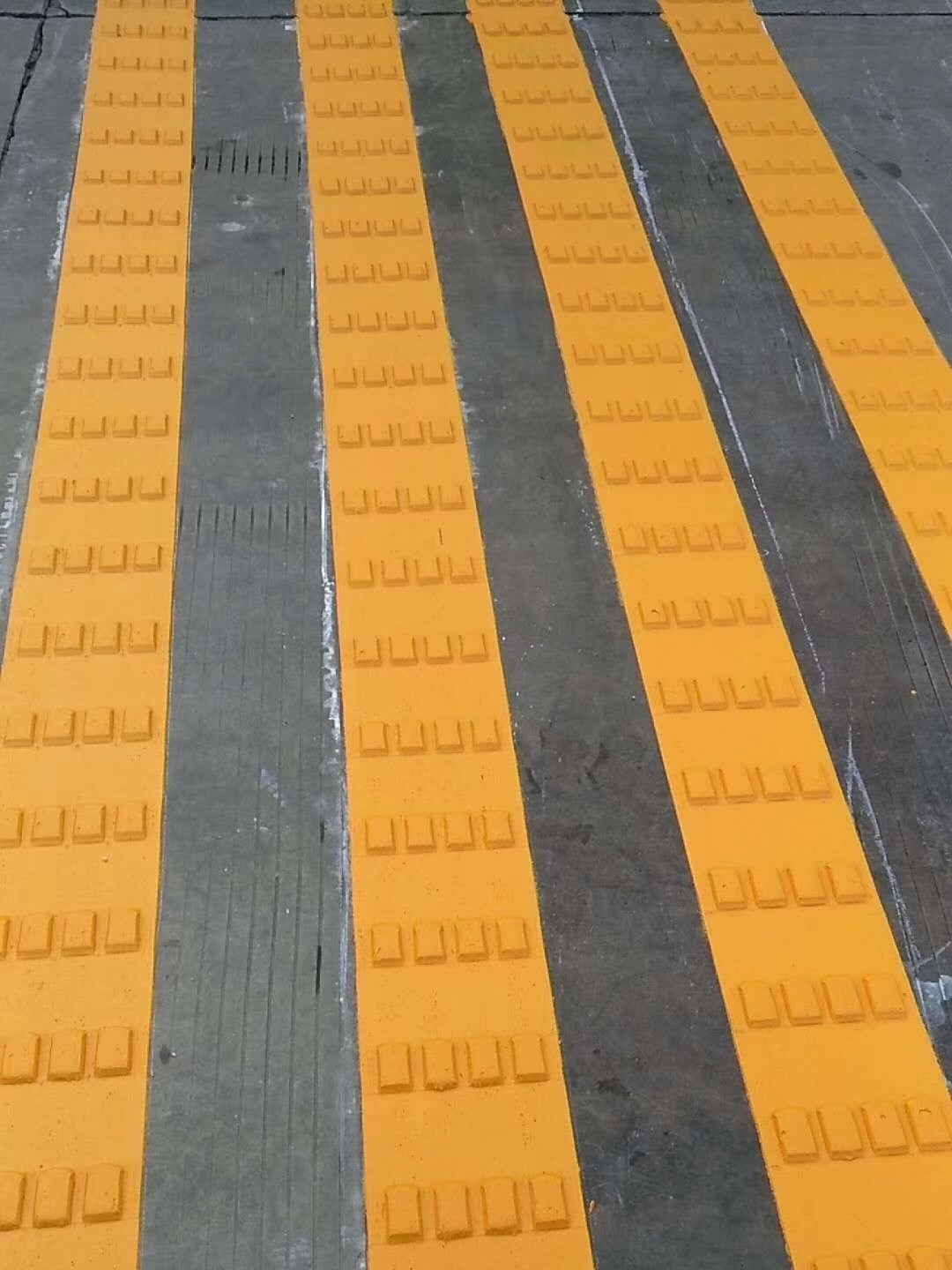 振荡标线为什么能得到广泛应用?_搜狐汽车_搜狐网