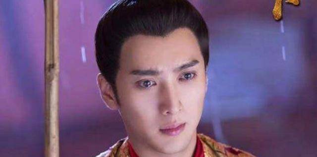 然而,宇文赟正值青春年华,由于先前受到父亲的严格管教,对他来说守孝