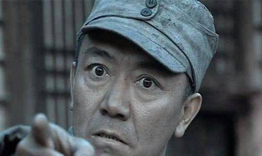 同是黄埔高材生,楚云飞为何从排长干起,周卫国却能直接成为营长_亮剑