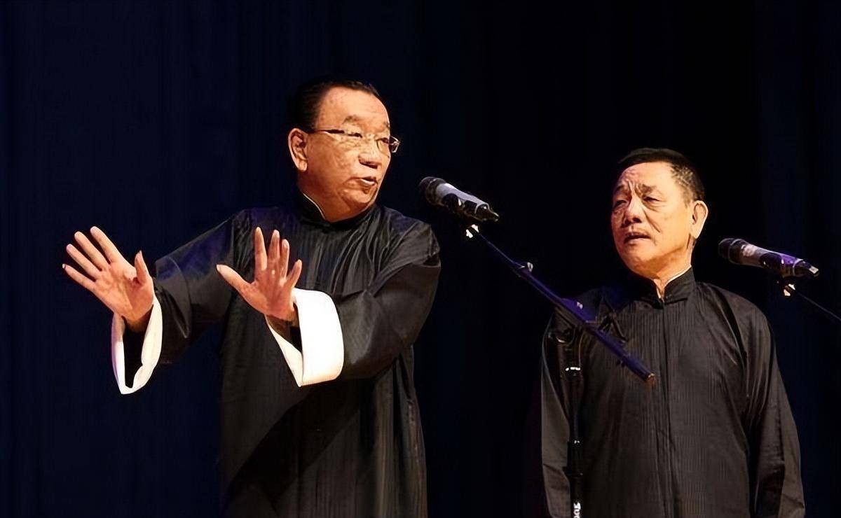 相声演员侯耀华77岁大寿,主持人称其相声表演艺术家,社会活动家