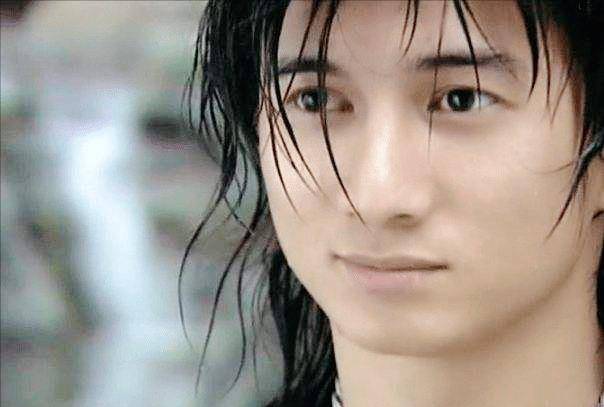 莫欺少年穷,当年不被看好的5位明星,现在都后来居上了