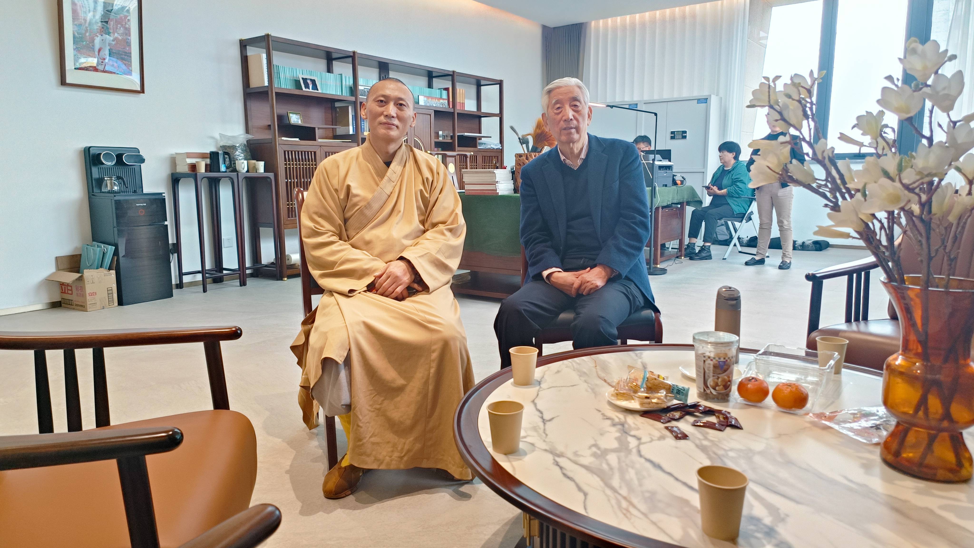 中国少林杂志社社长释延明法师出席张海书法艺术馆新馆落成仪式