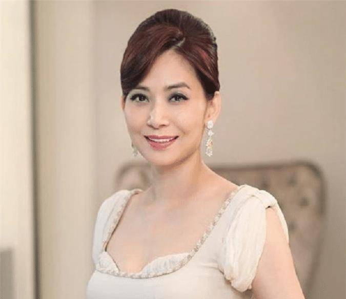 港姐邝美云:一口气买下10套房,月供百万,如今身价数亿_香港_房产_成功