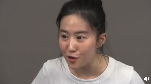 刘亦菲真实容貌惊艳亮相,无美颜滤镜更显天仙气质,令人赞叹不已!