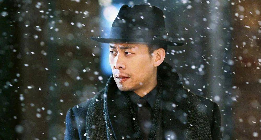 被扒黑历史,热搜不断,刷屏式讨论,44岁张译这次真火了!