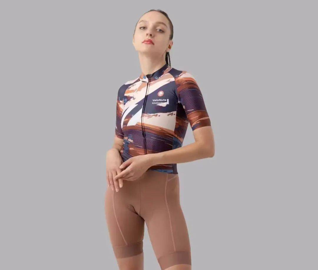 外籍专业瑜伽女模特toma,码住!一起学瑜伽