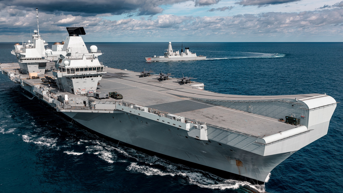 北约举行9万军演,没等俄罗斯反击,英国航母先去了修理厂_伊丽莎白女王