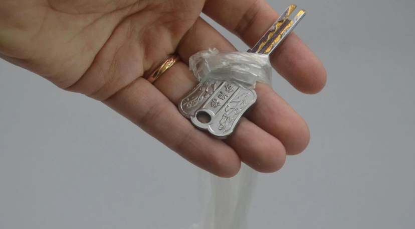 出门前,记得用钥匙碰一下门把手,很多人不知咋回事,看完涨见识_生活