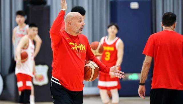 中国男篮亚预赛12人名单入选态势：辽宁广厦有4人，广东0人