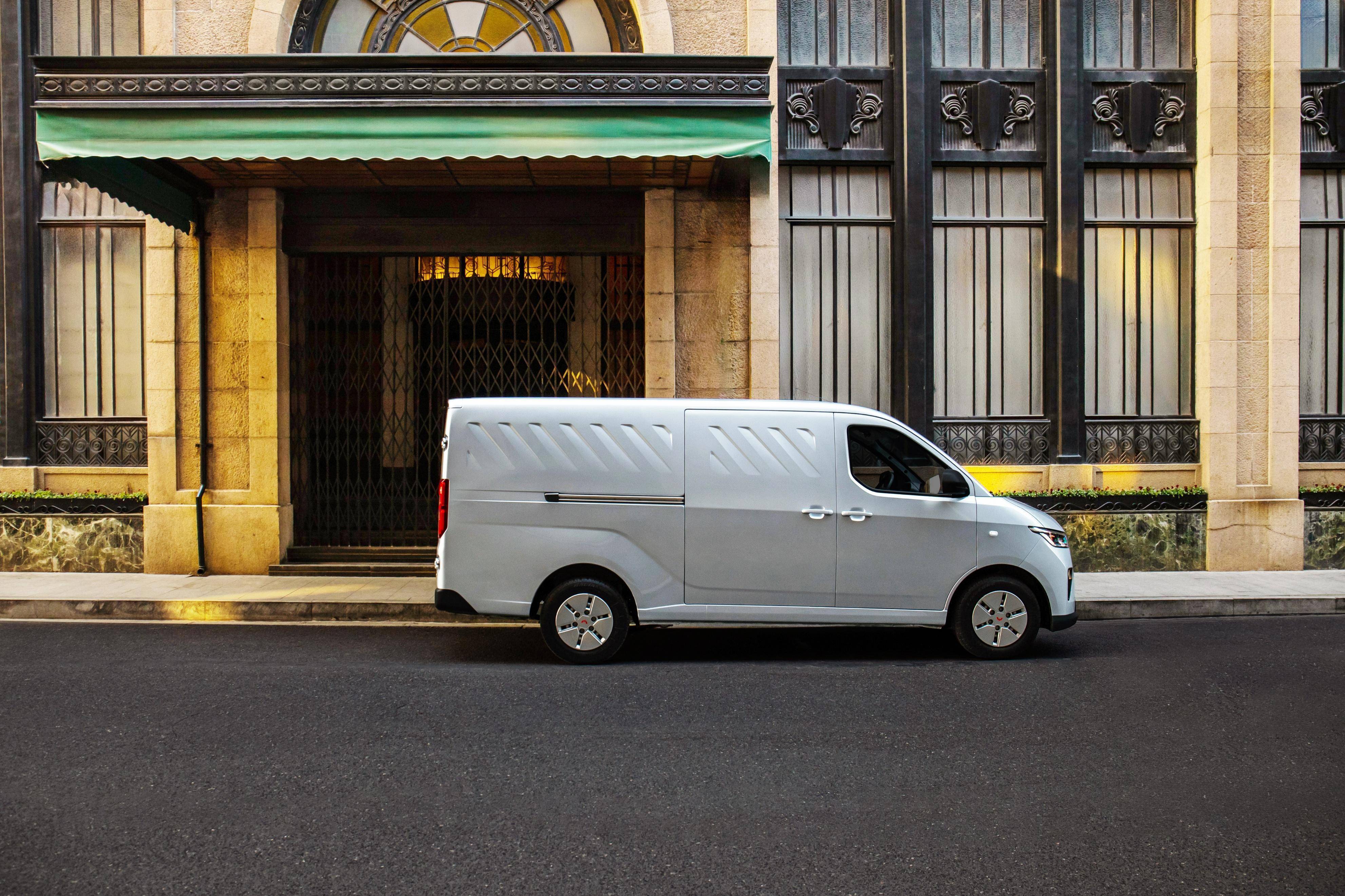 全新一代超大空间新能源商用车 五菱扬光正式亮相_搜狐汽车_搜狐网