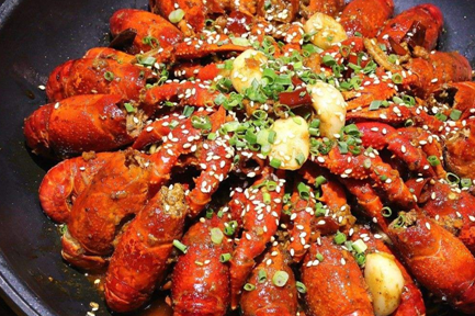 继小龙虾,又一"入侵者"在中国成下酒菜,大小都在吃_牛蛙_吃货_美食