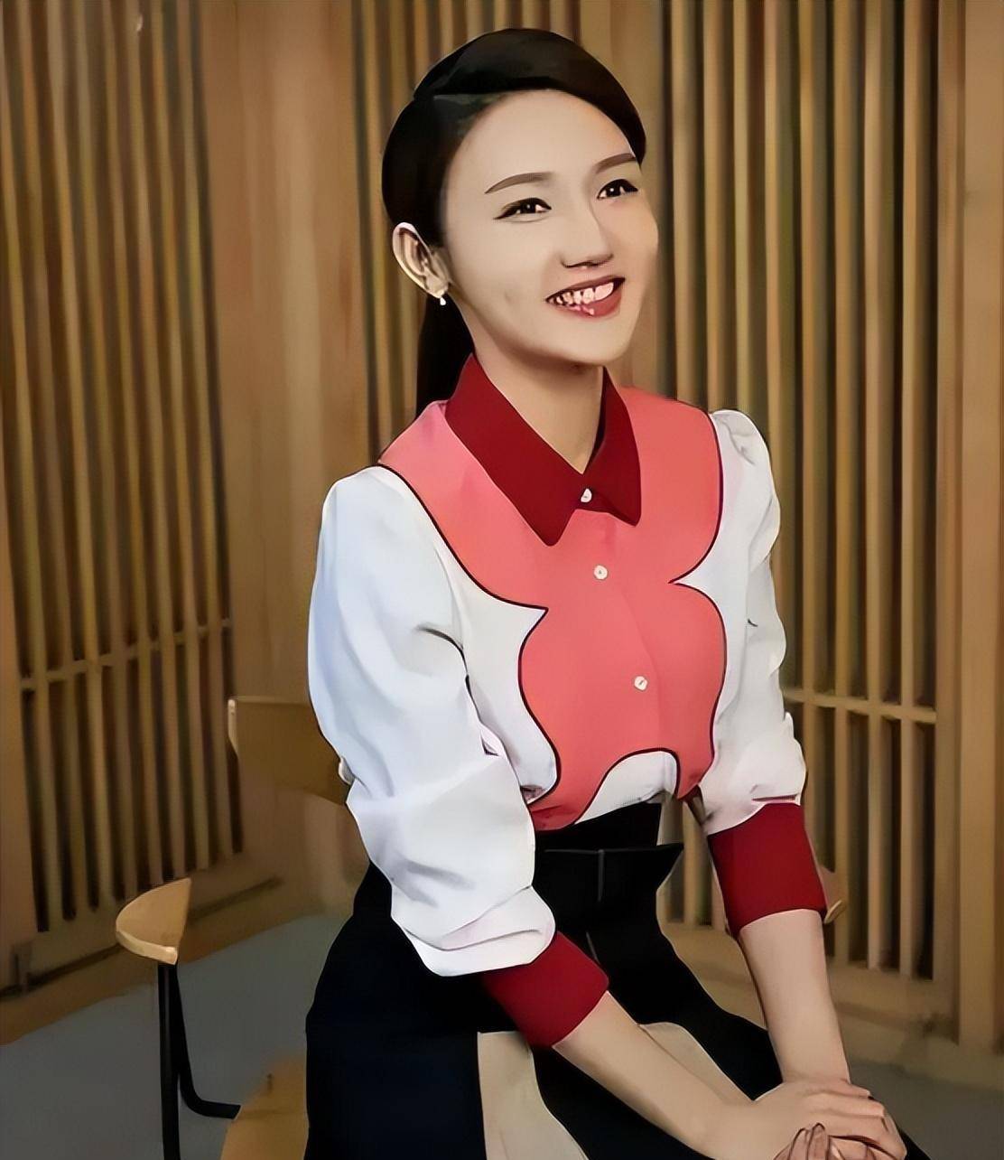 "挤"走董卿闯大祸,屡次犯错还稳坐央视一姐之位 龙洋到底有啥_观众