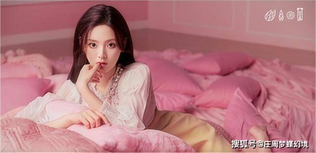 回顾火箭少女101解散时,粉色梦幻,深色新娘妆_感觉