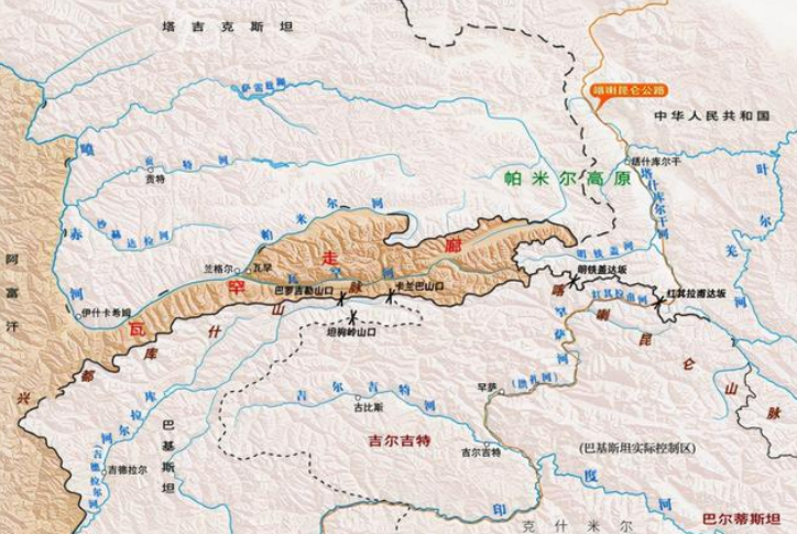 瓦罕走廊又叫阿富汗走廊,连接着阿富汗巴达赫尚省和中国新疆,走莱长