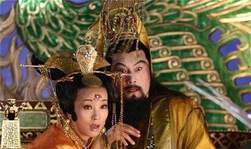 中国古代最尊贵的三个姓氏，见人不能说免贵，有你的姓氏吗？
