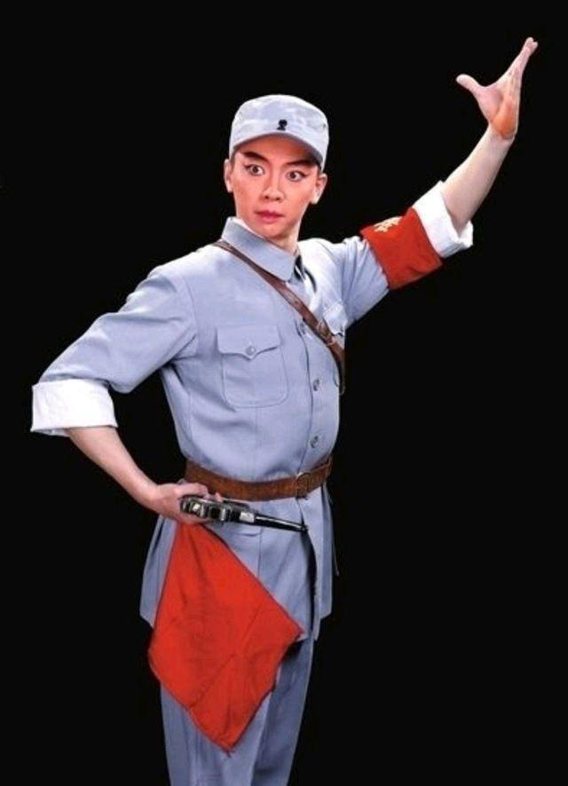 所以,我们看童祥苓,钱浩梁,杨春霞,沈金波,谭元寿,刘长瑜等等京剧名家