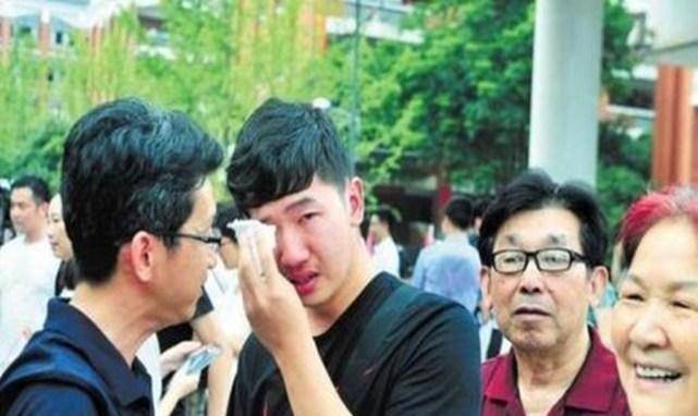 在狱中的几年里,杨博进行了积极的改造,重新审视自己的人生.