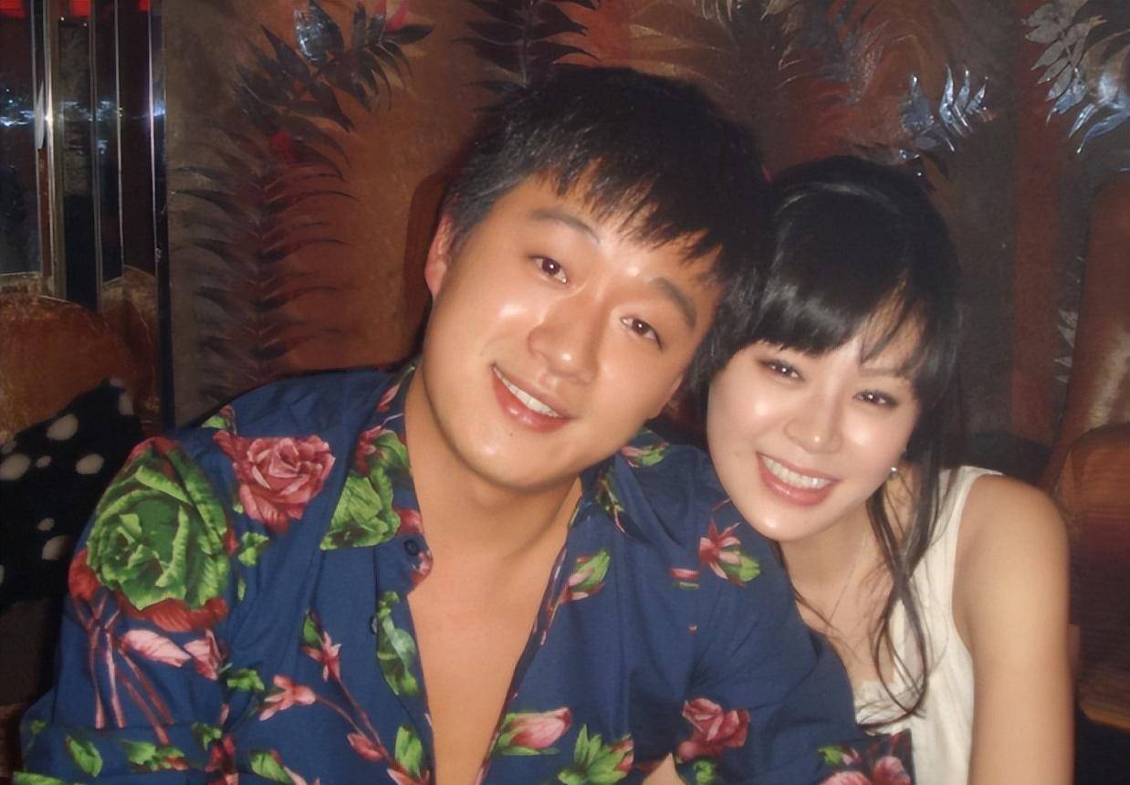 "过气男星"佟大为:照顾植物人父亲三十年,把妻子关悦