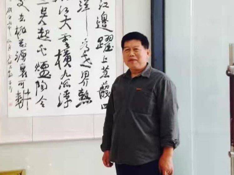 系中华诗词学会会员,河南省楹联学会理事,商丘市诗词学会副会长