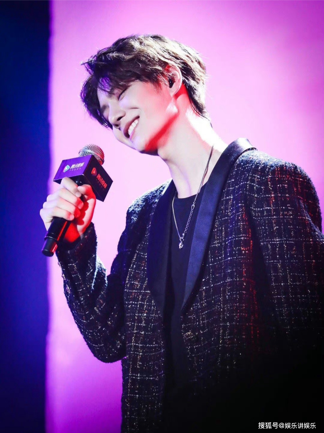 王一博被品牌方带飞!冬奥的安踏,亚运的台铃和春晚的百雀羚c咖!