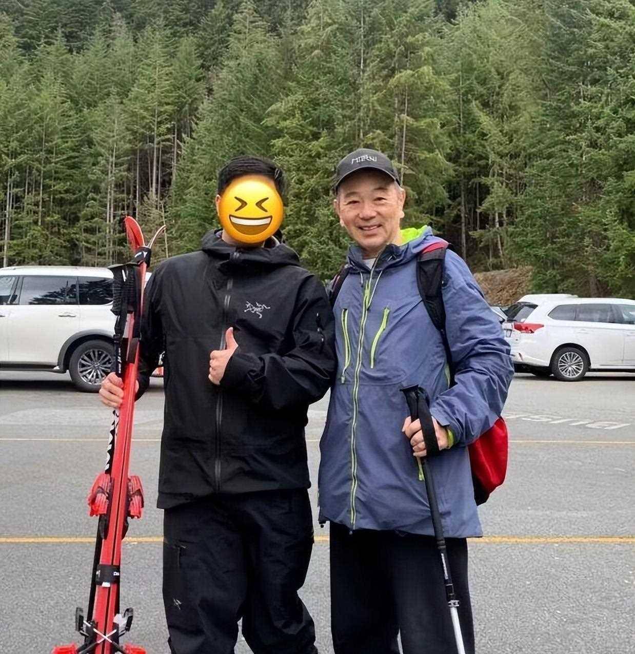 隐婚30年零绯闻,长期吃剩饭菜,一件衣服穿35年,却因直播被_张晨光